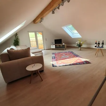 Mit Zwei Grossen Balkonen Im Neubau! *