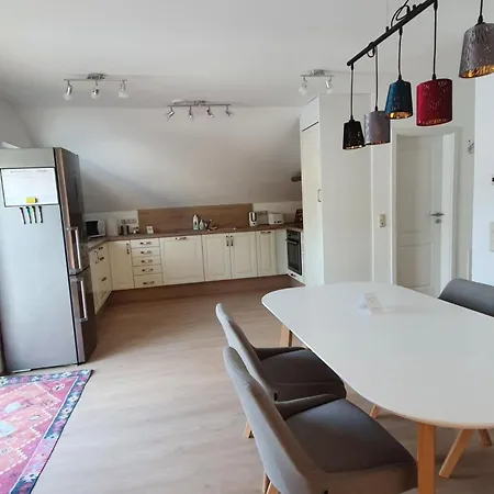 Mit Zwei Grossen Balkonen Im Neubau! 아파트 바트메르겐하임