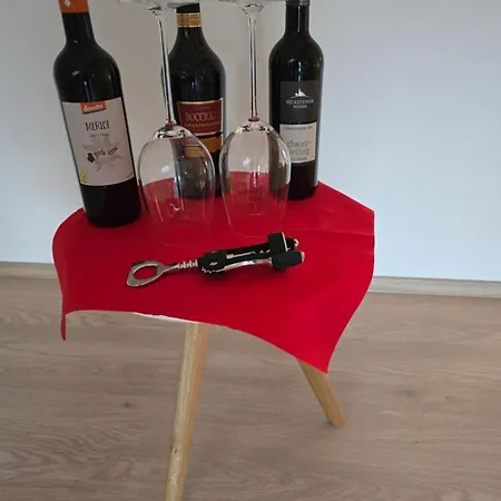 Mit Zwei Grossen Balkonen Im Neubau! 아파트 *